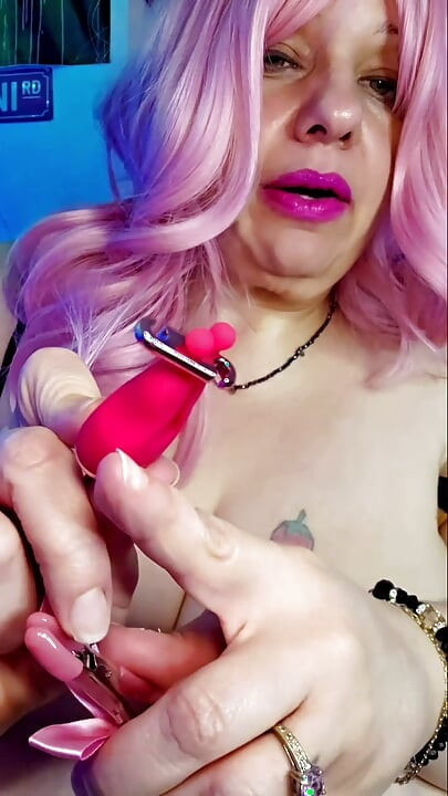 Boob Show: First time with Nipples Clamps and Vibrators