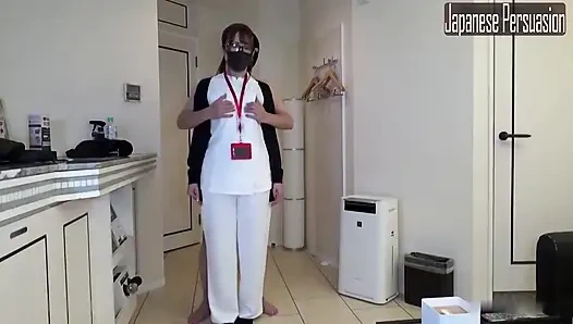 Ünlü gyaru hemşire hastanede, derin gırtlak zevki tekrarlanan doruğa ve dölleme bitirmeye yol açıyor