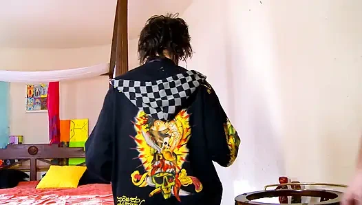 Plaj orospusu ve evde azgın sikiliyor