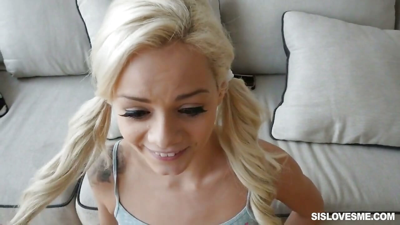 Получаю то, что я хочу: Elsa Jean отсасывает у своего сводного брата за деньги и скачет на нем, пока он не кончит на ее лицо