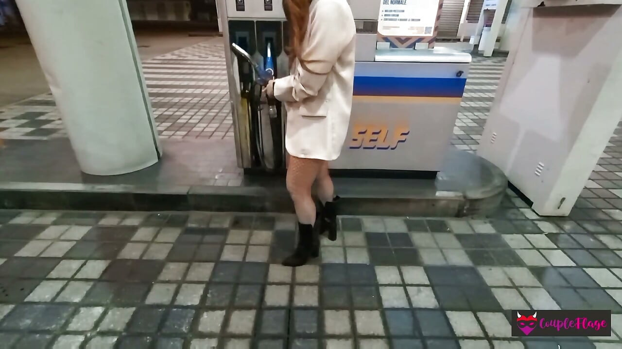 מילפית איטלקית מקבלת זין בכל חור! (קומפילציה)