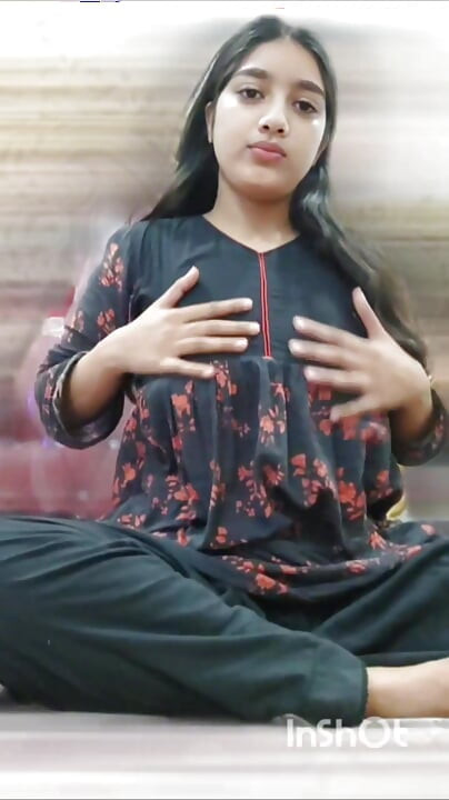 Jija Sali em vídeo chamada quente, sexo mostrando vaias e buceta apertada