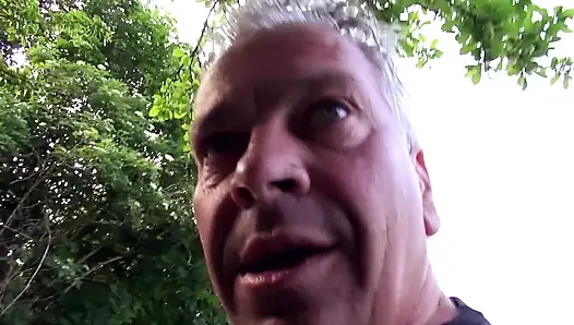 Ev hanımı avcıları - azgın Alman ev kadınları evde izleniyor ve korunmasız sikiliyor