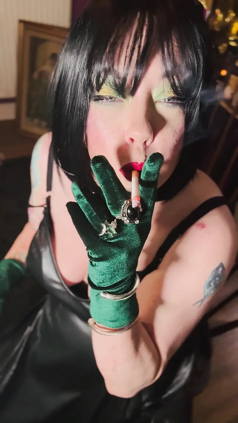 Your Smoking Leather Mistress Tina Snua Smokes 1 Cork Cigarette For You In Velvet Gloves