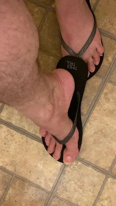 Who like my beautiful feet