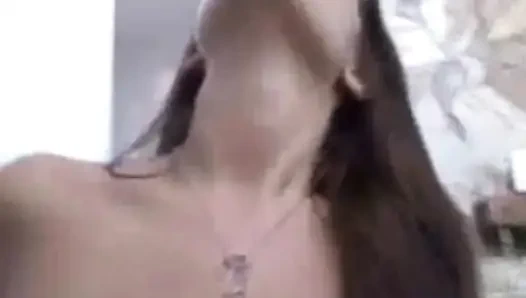 Brandon lagi asik muasin memeknya sendirian di kantor