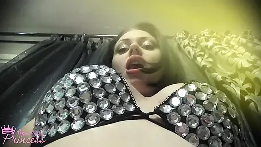 Kamu terobsesi sama bibir alamiku