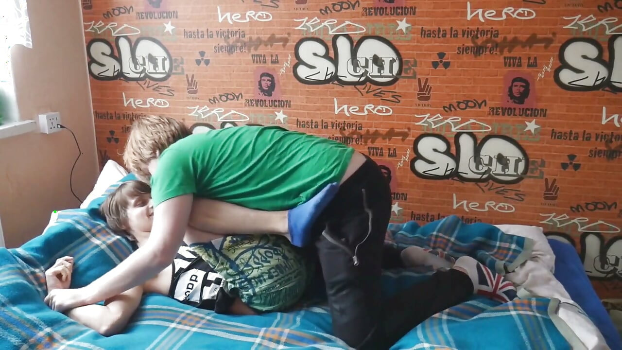 Bareback fucking tight teen friend