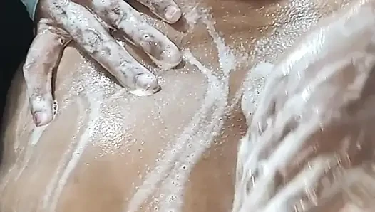 Desi Mallu Stepsister Full nude Showering