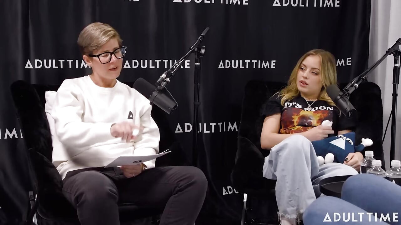 Gizelle Blanco & Anna Claire Clouds Pheromones, Scissoring, & the Bush  the Adult Time Podcast