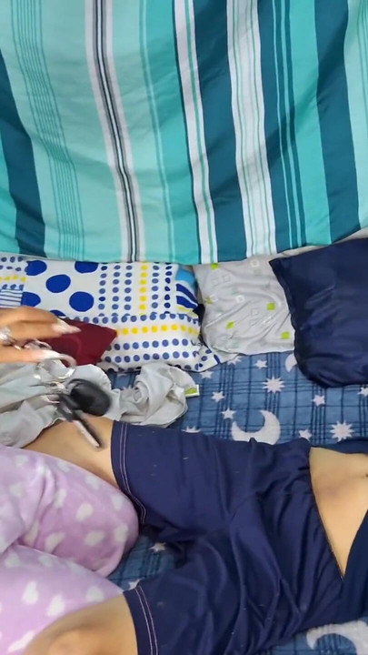 Prekrasna pokćerka daje najbolje pušenje svom perverznom starom očuhu | Isječak 1