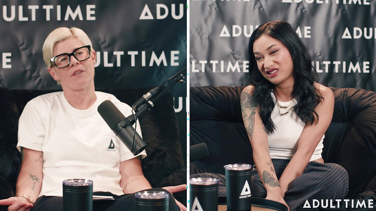 Avery Black transando a seco, verdadeiro crime e dirigindo milho vr | o podcast Adult Time