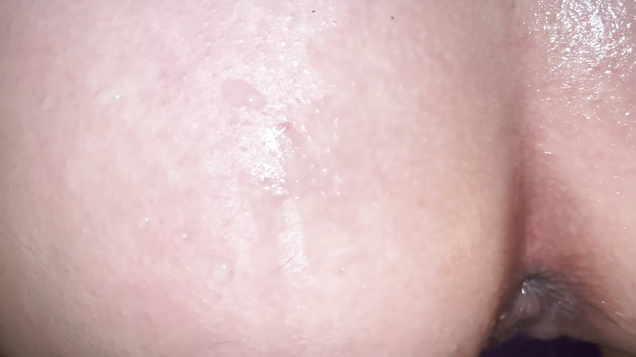Zusammenstellung einer sexy MILF, die squirted und ihre Muschi und ihr kleines Arschloch bespritzt bekommt