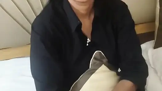 S-235. Aishwarya bhabhi fucking in hotel