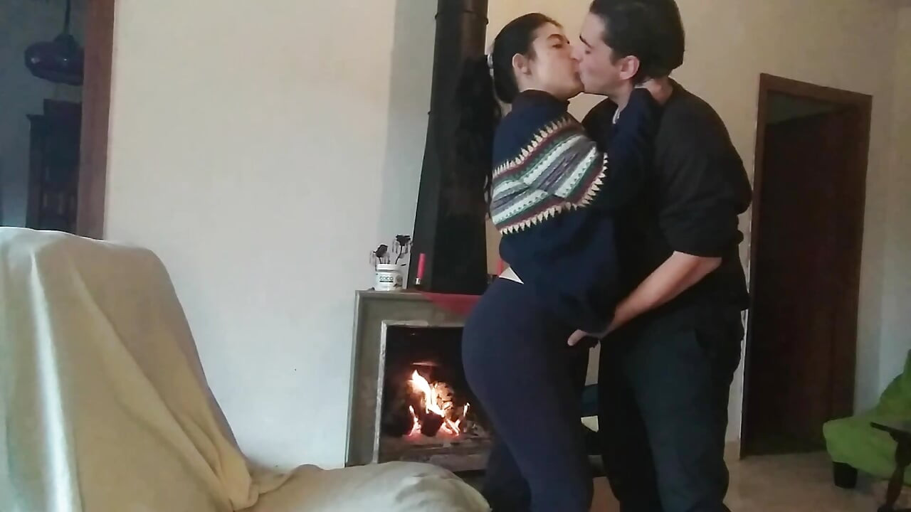 SEXO EN LAS MONTAÑAS CON GRAN CULO MORENA AL AIRE LIBRE