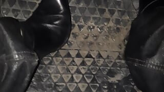 Pompe à pédales en cuir