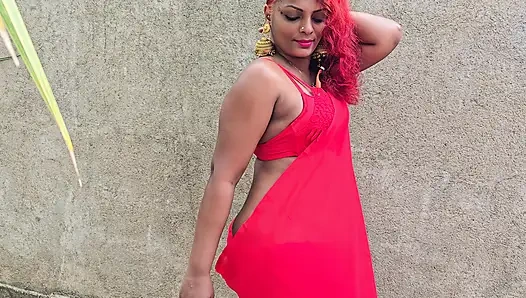 Tante seksi india nyepong dan ngentot kontol besar bosnya sendiri dengan kontol besar sambil bersih-bersih