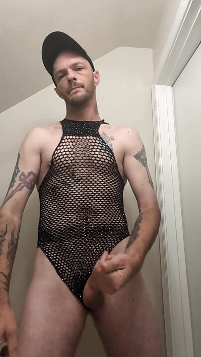 Je vais te montrer mon nouveau truc, mais ne le dis à personne ! Trémousse-le ?