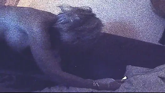 Неверная домохозяйка получает месть, снимает себя на видео, как трахается раком ее лучший мужчина друга