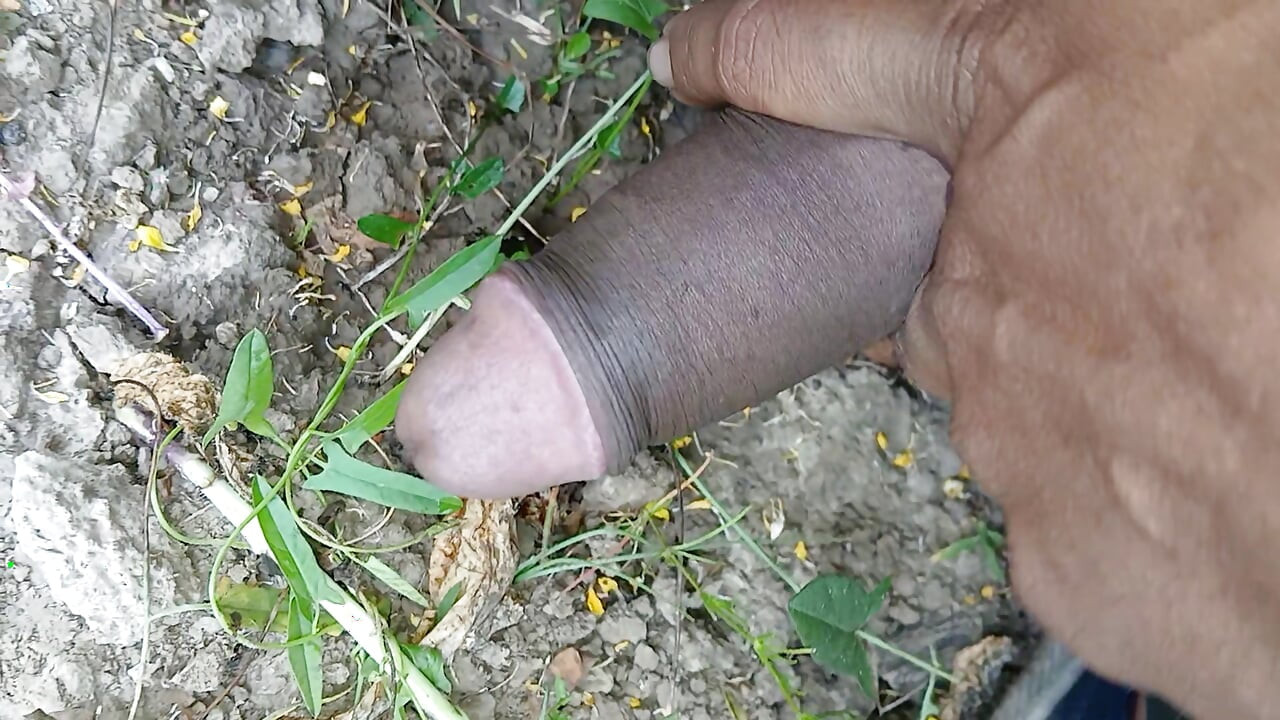 ข้างนอกเย็นดังนั้นฉันจึงเย็ด bhabhi เพื่อนบ้านนอกบ้าน