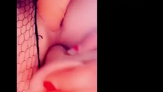 Kırbaç amcık götte dildo parmaklıyor