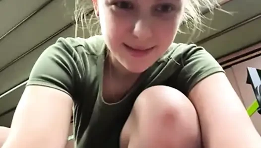 Хардкорный трах в публичном спортзале с Jucielussie