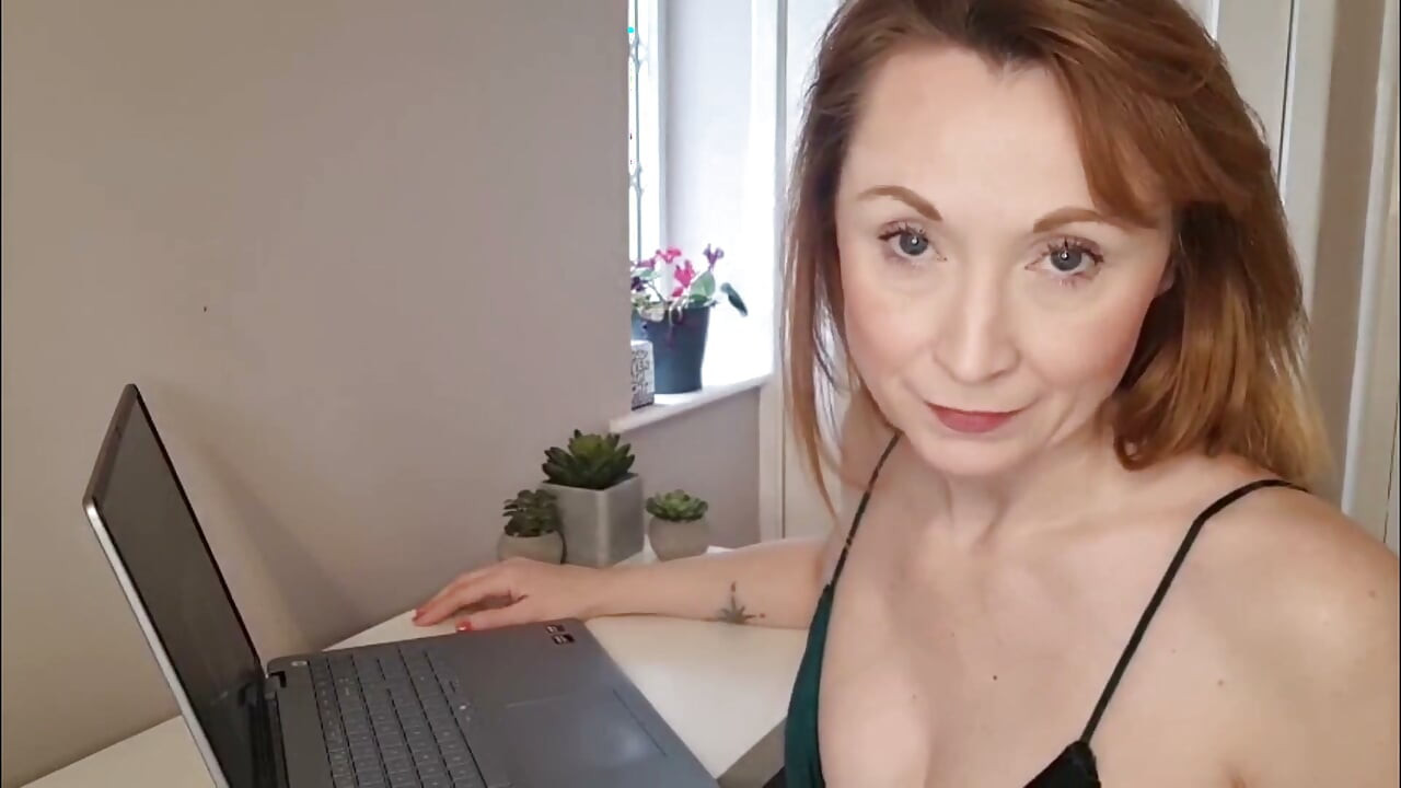 Giantess Boss Makes You Shrink and Humiliates You