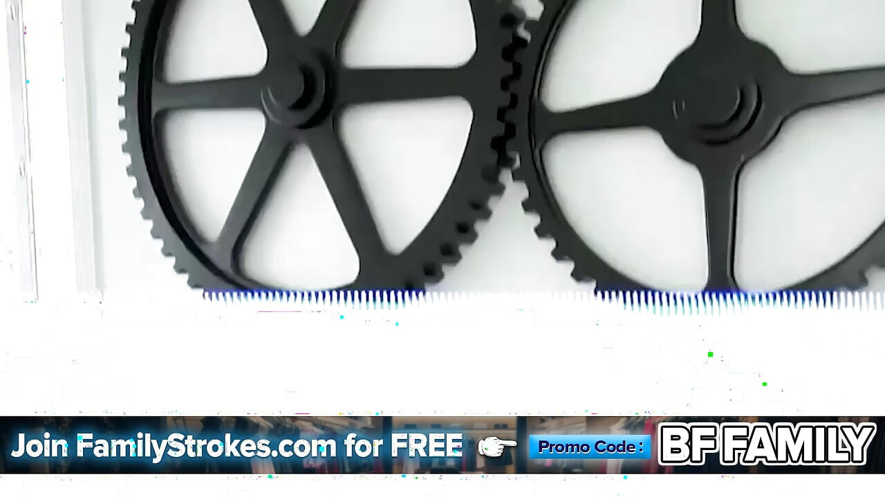 Kakak tiri nggak bisa berhenti ngentot adik tirinya