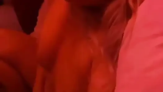En tatlı rüyalar üvey anne ile yatağa hazırlanıyor