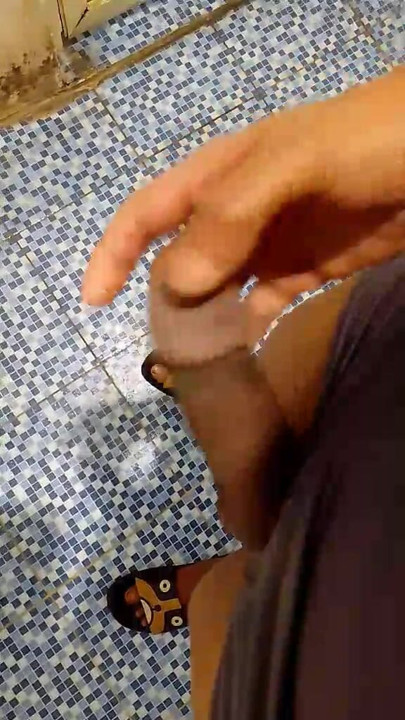 被非常大的鸡巴摇晃..