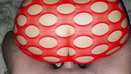 Ее трахают через дырку в ее костюме