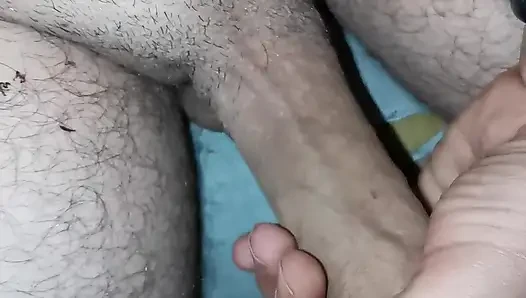 Rastgele mastürbasyon yapıyor. Yakın çekim görünümü... sert af