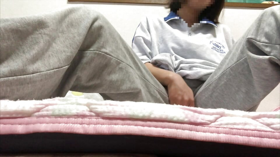 Cute girl masturbates while sniffing the smelly pants left behind by her boyfriend.