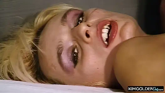 Verfuehrerin si cewek rambut pirang di bettaktion yang lebih liar