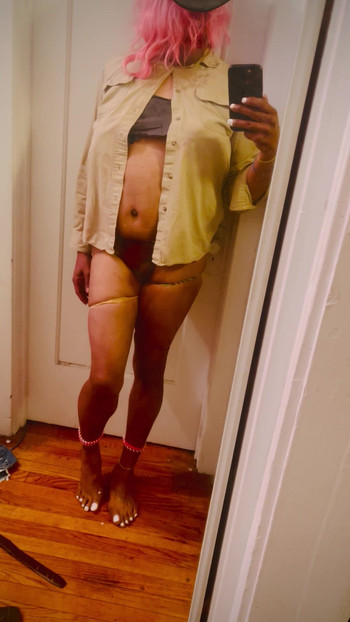 Sexy thick chocolate CD posing in the mirror