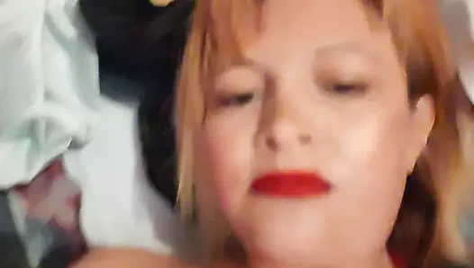 Si pirang masturbasi dengan sangat baik