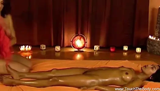 Şehvetli tantrik masaj seansı