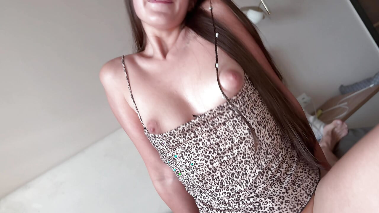 Hermana culona quiere compartir mi cama - terapia familiar