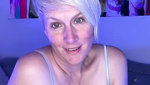 I Can't Sleep So StepMommy Gave Me A Good JOI