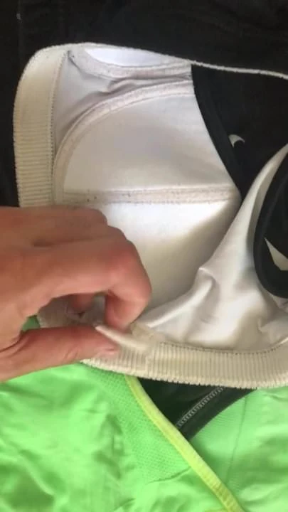 Work out with sports bras cum inside
