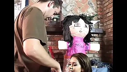 Sert sert sikişiyor!! Sürtük esmerin ateşli deliklerini sert sikiyor cilt 1