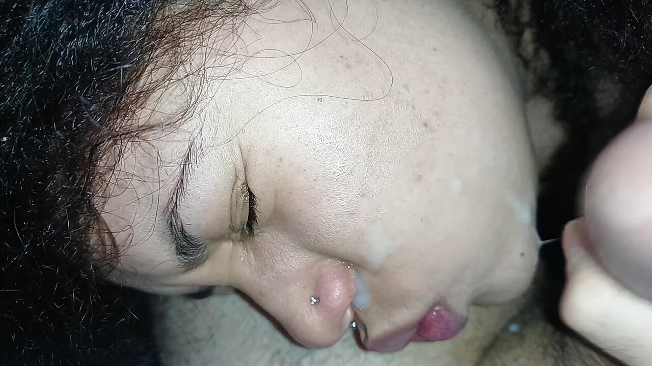 PREÑADA FACIAL, JORRANDO ESPERMA NA BOQUINHA GULOSA DA VADIA