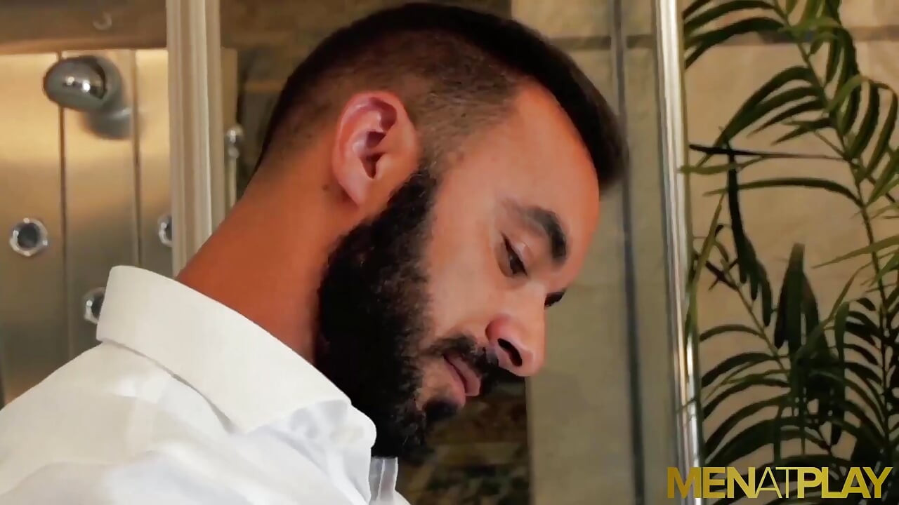 Menatplay businessman Xavi Duran anal breeds Nicolas Brooks