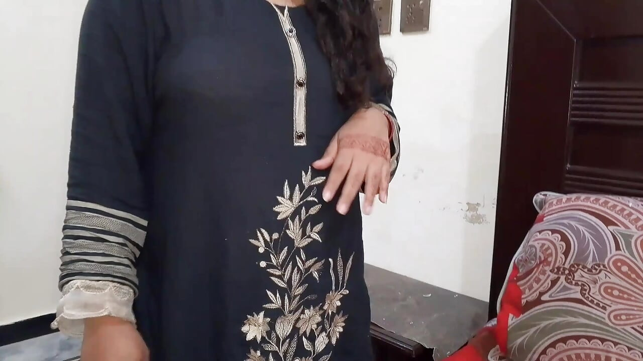 継母は早朝に継息子を起こした