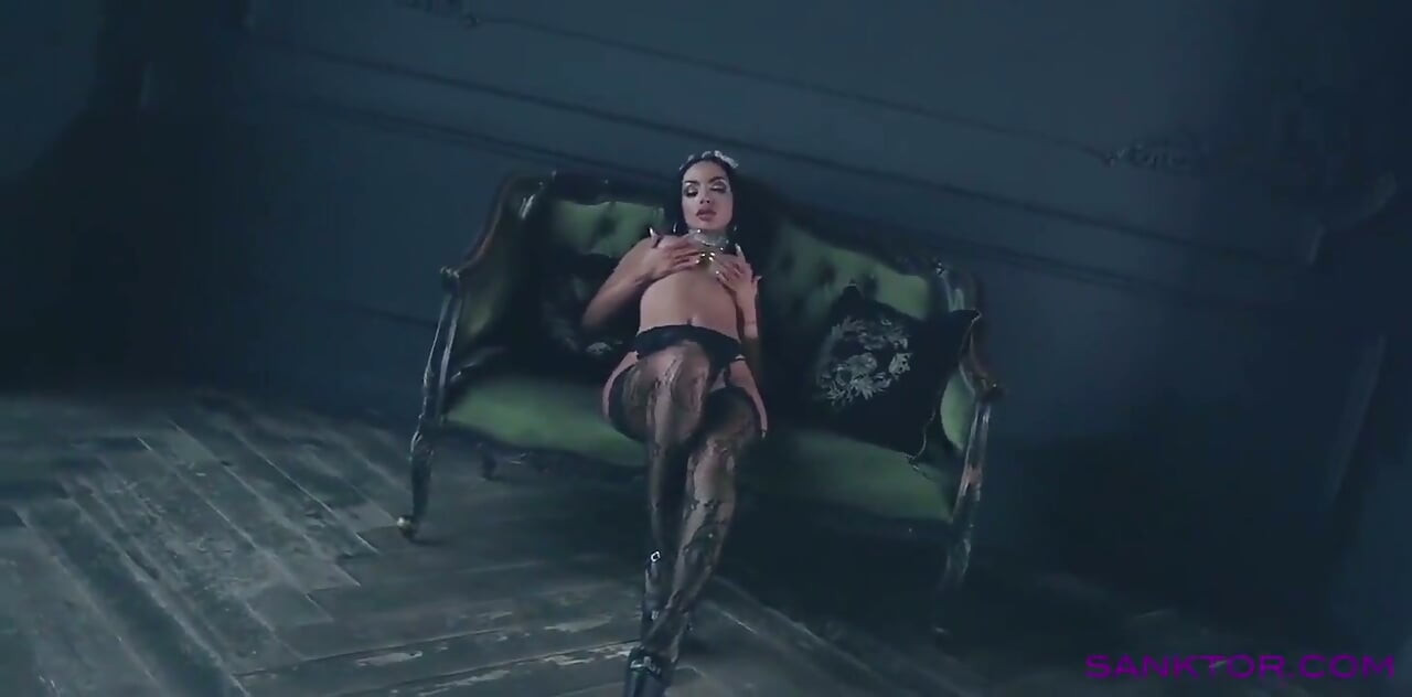 Sanktor - Sexy Arabic Maid with Beautiful Tits Is Teasing