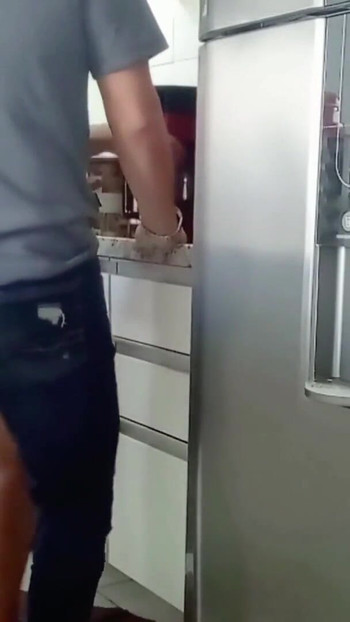 Bạn của chồng tôi ăn tôi | Clip 1