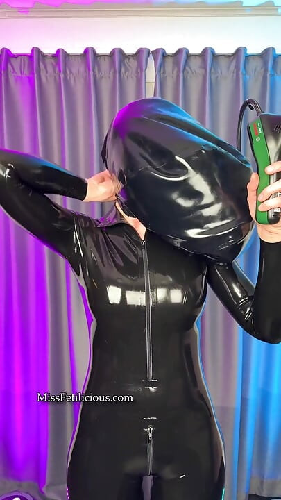 Noua glugă gonflabilă mega mare cu bilă