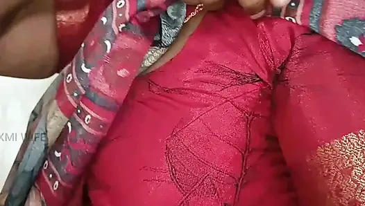 Ngentot kakak ipar dengan tablet - seks pakai kain sree -1