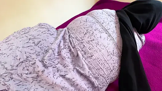 İri güzel kadın büyük boy şişman götü sikiyor ve arkasında ona bir şey ver!