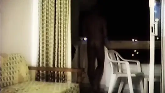 ich nackt auf alten videos, die ich gefunden habe